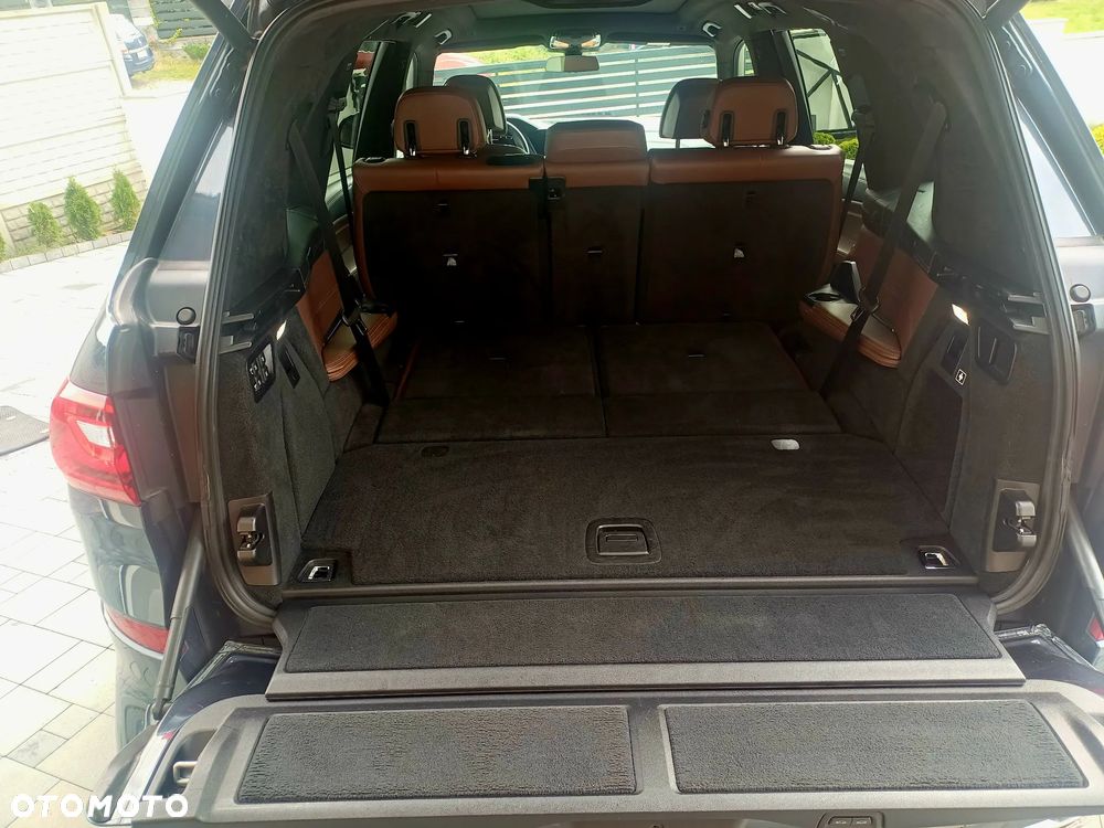 BMW X7 - 24