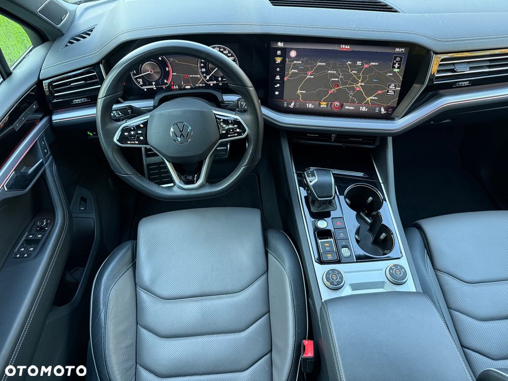 Volkswagen Touareg 3.0 V6 TDI 4Motion R-Line - 12