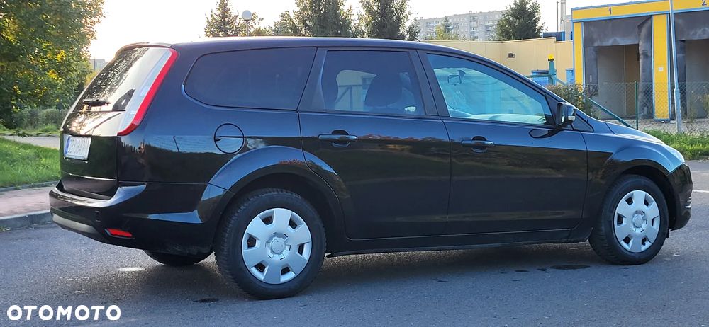 Ford Focus 1.6 16V Ambiente - 11