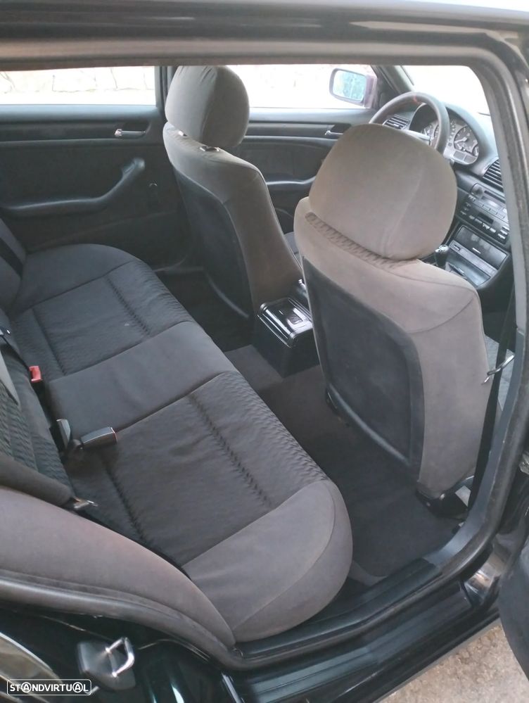 BMW 320 d Touring - 8