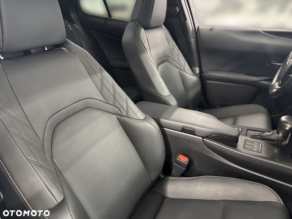 Lexus UX 250h GPF F Sport Design 2WD - 23