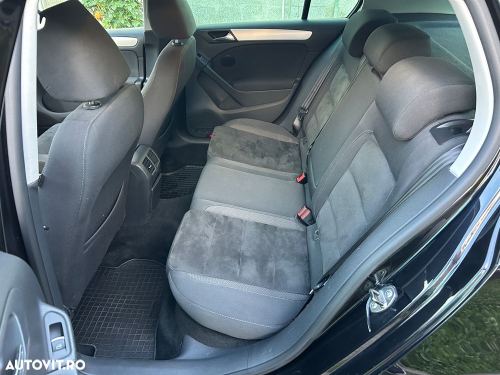 Volkswagen Golf - 28