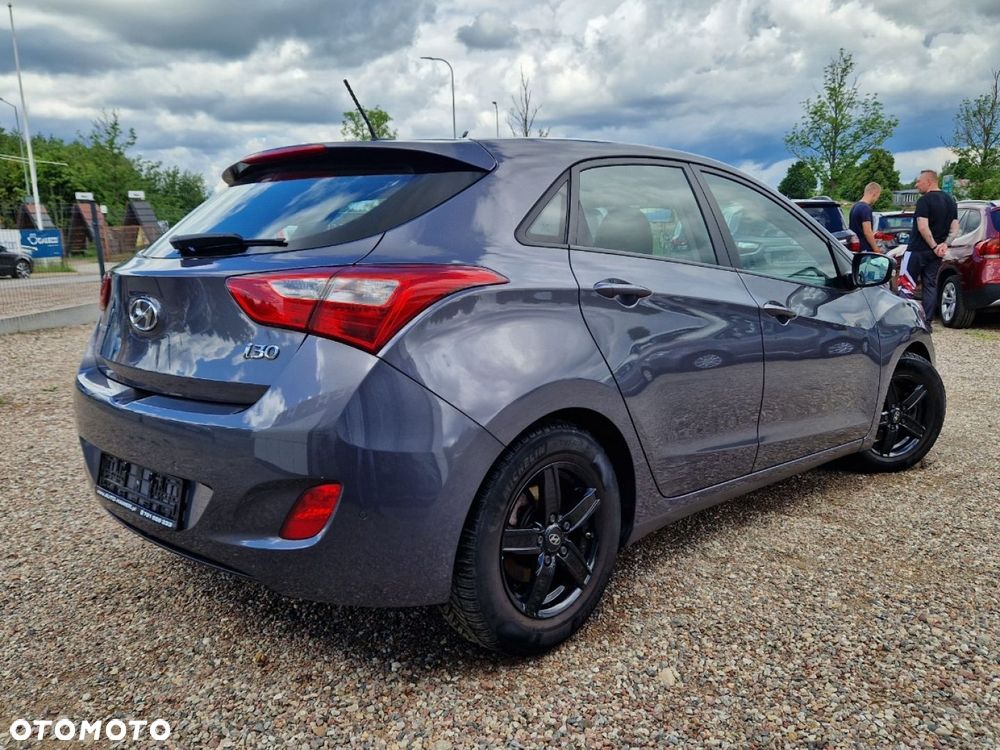 Hyundai i30 blue 1.4 Passion - 2