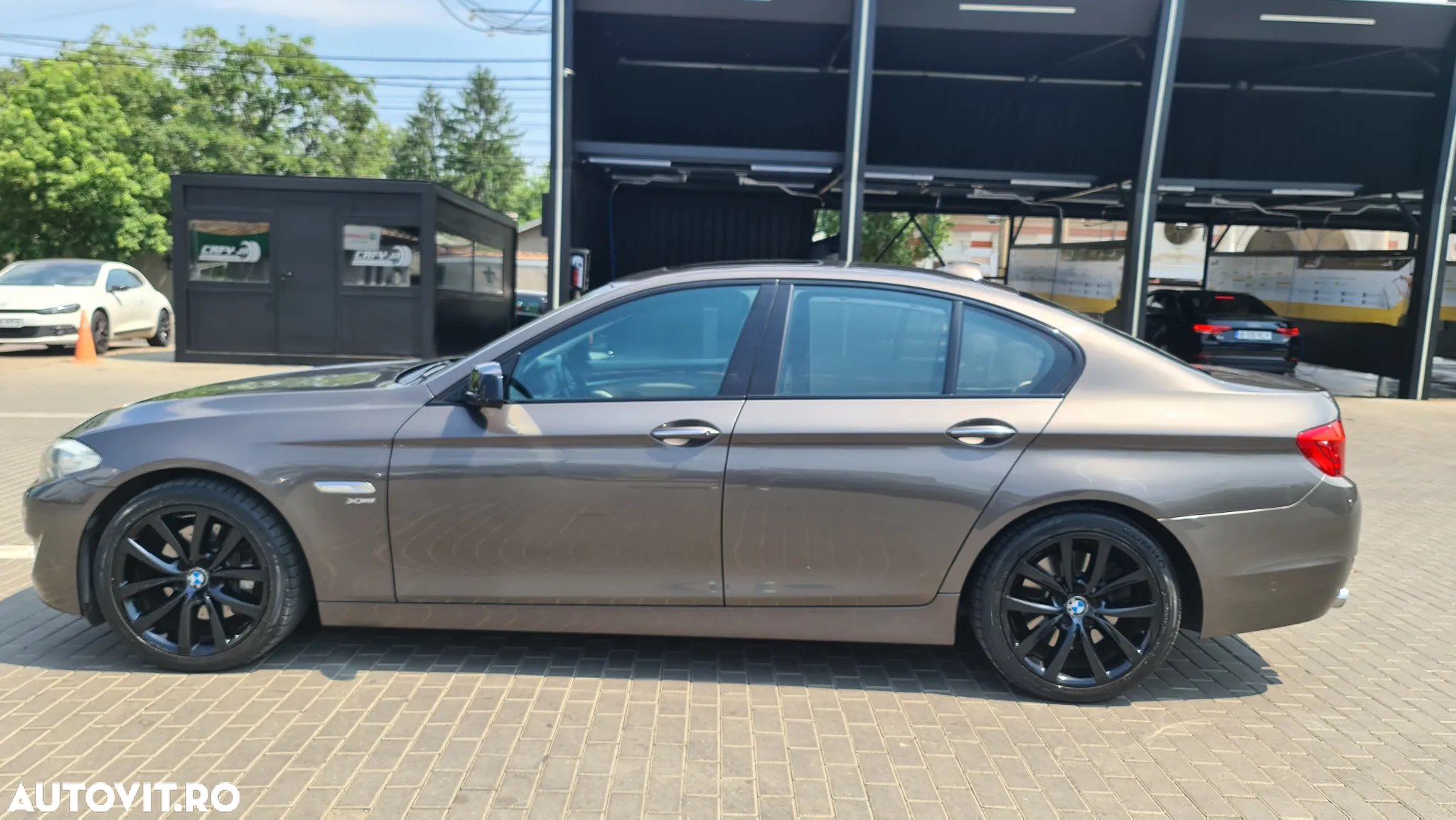 BMW Seria 5 530d xDrive - 6