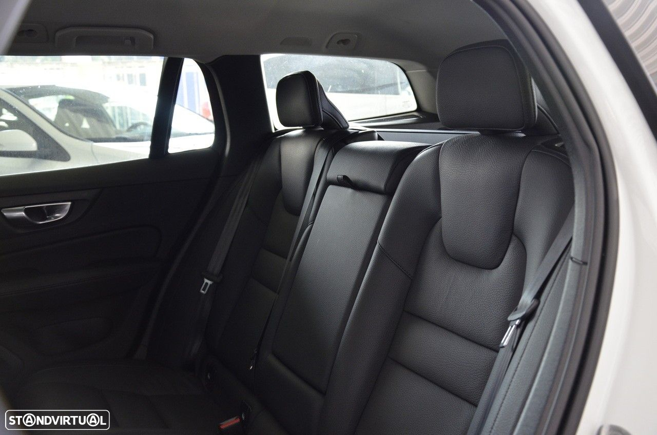 Volvo V60 2.0 T6 AWD TE Plus Dark - 10