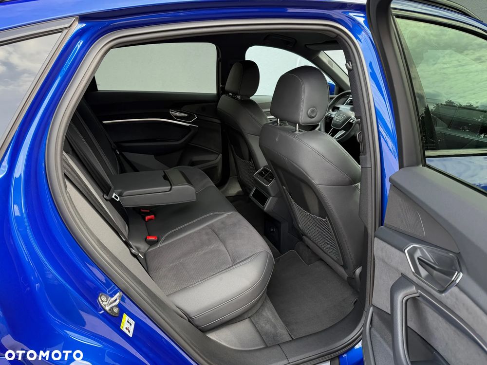 Audi Q8 - 12