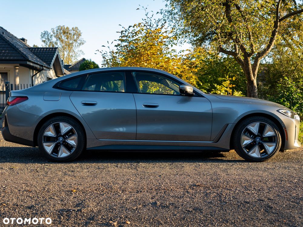 BMW i4 - 24