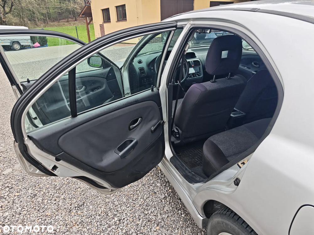 Mitsubishi Carisma 1.6 Classic - 13