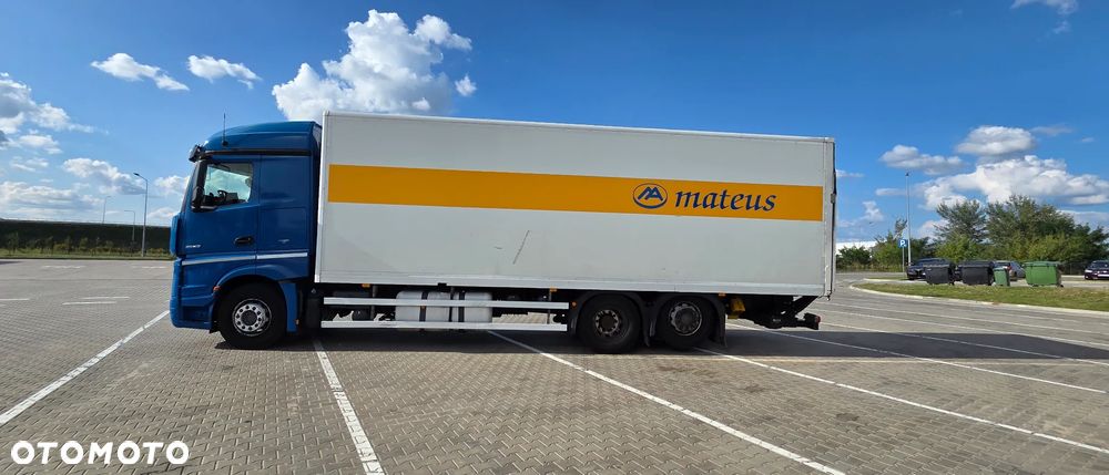 Mercedes-Benz Actros - 2