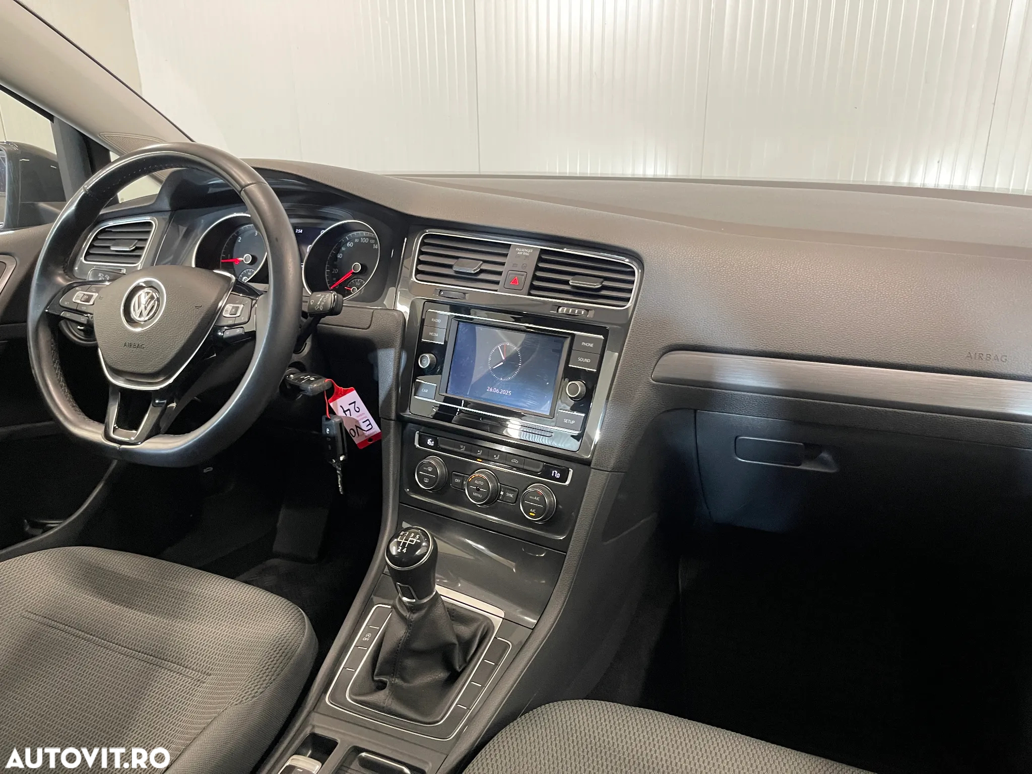 Volkswagen Golf 1.6 TDI Comfortline - 8