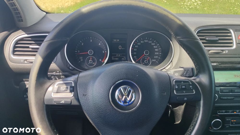 Volkswagen Golf 1.6 TDI DPF Comfortline - 11
