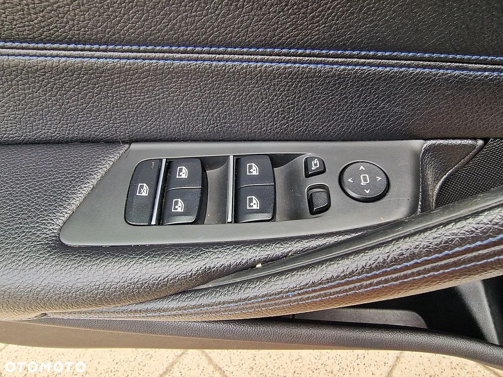 BMW Seria 5 520d M Sport sport - 22