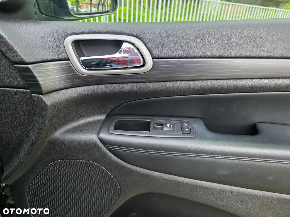 Jeep Grand Cherokee 3.6 V6 Summit - 37