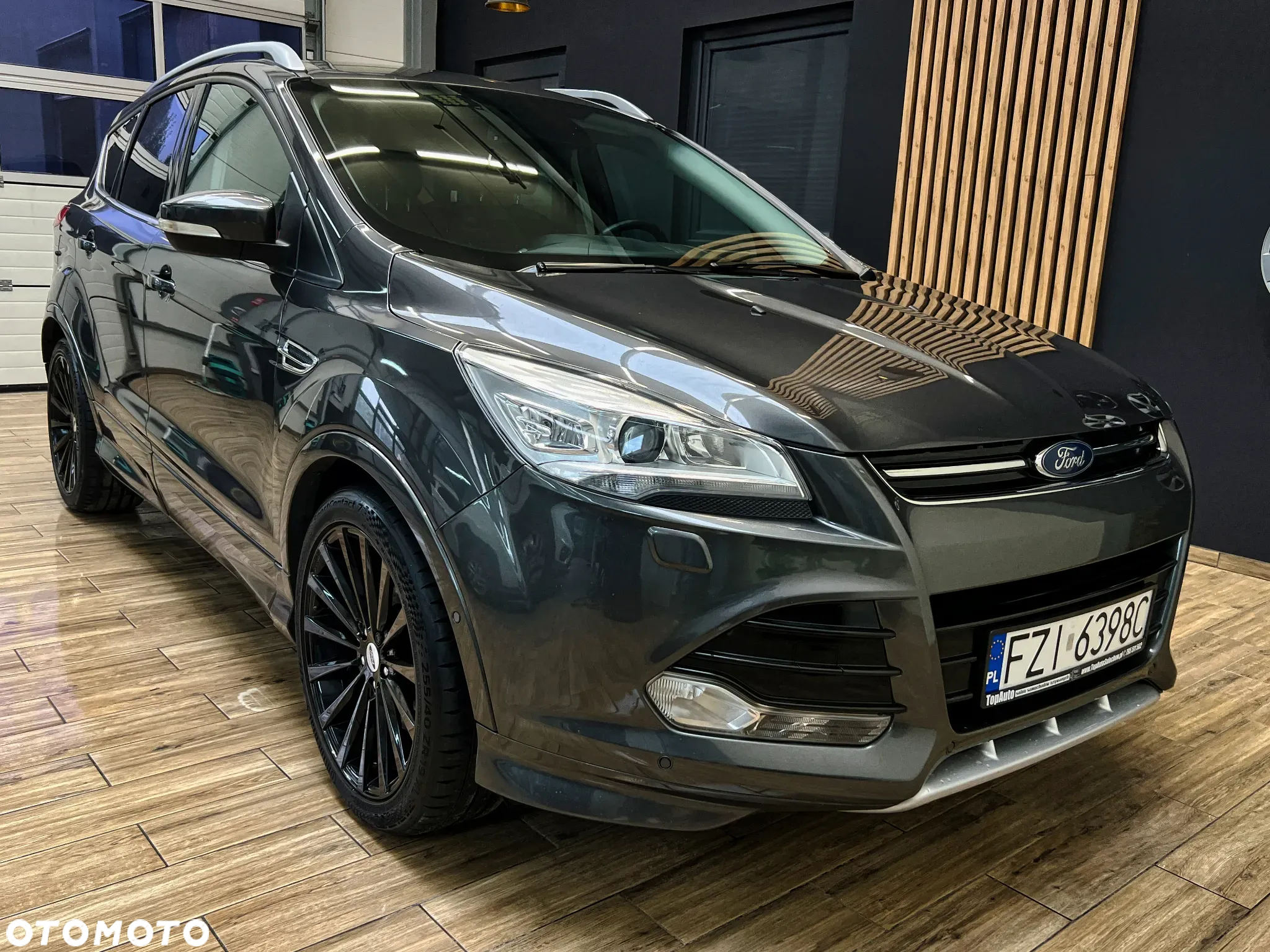 Ford Kuga 2.0 TDCi 4WD Titanium - 4