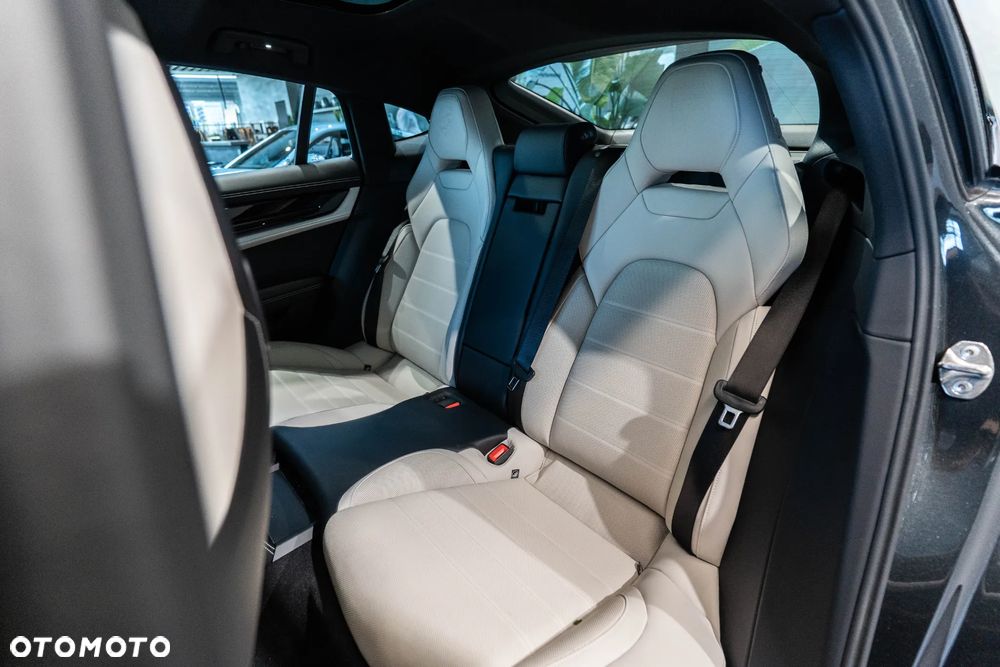 Porsche Panamera 4S E-Hybrid PHEV - 26