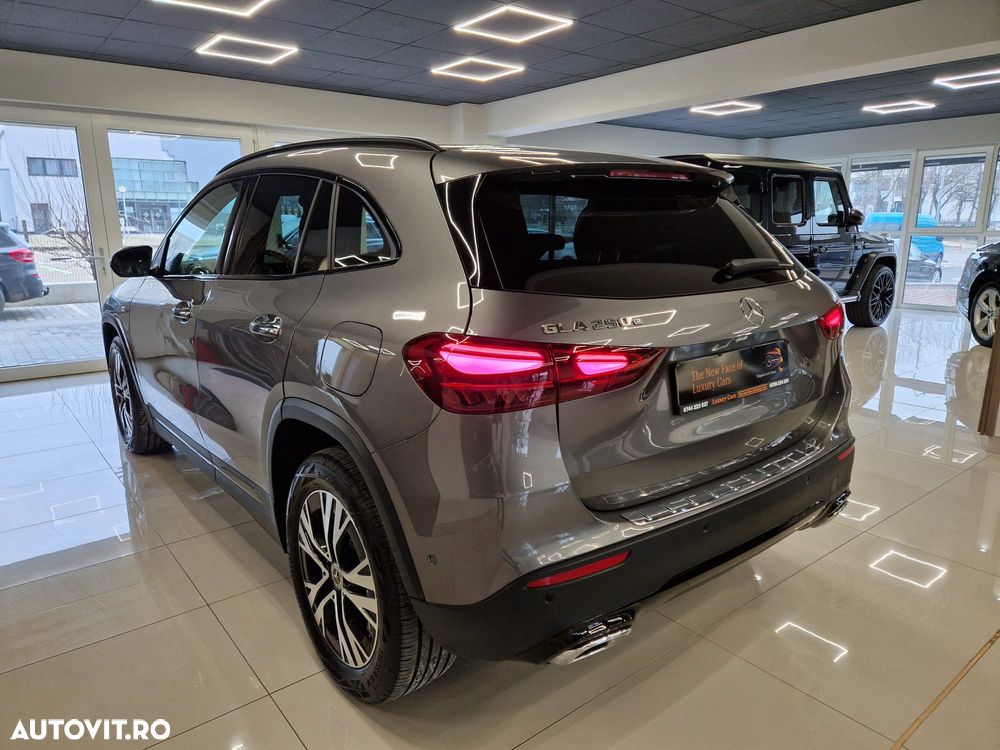 Mercedes-Benz GLA 250 e 8G-DCT - 11