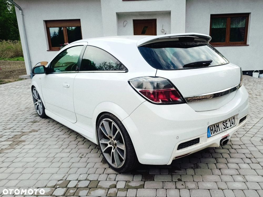 Opel Astra OPC Nürburgring Edition - 8