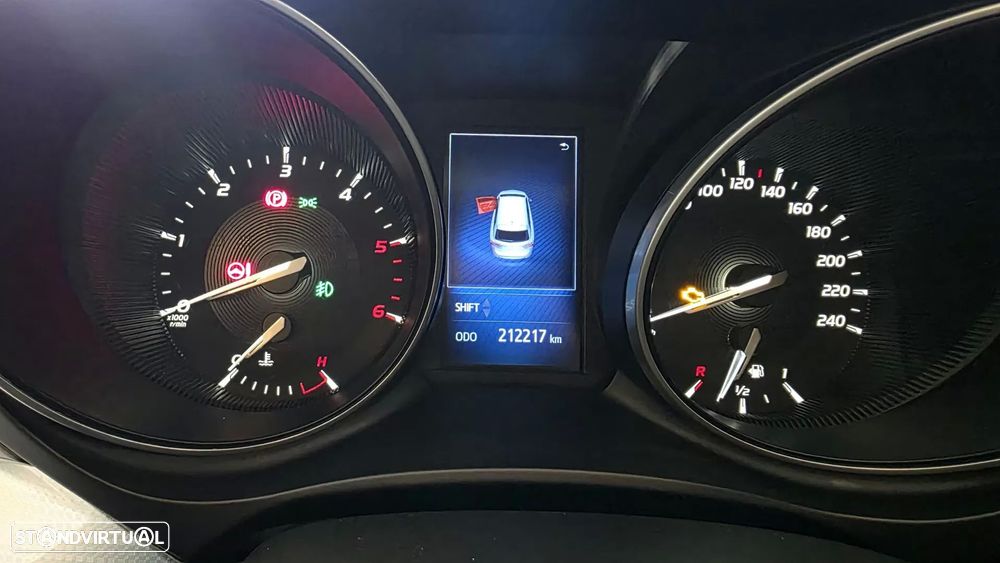 Toyota Avensis Touring Sports 2.0 D-4D Exclusive+GPS - 38