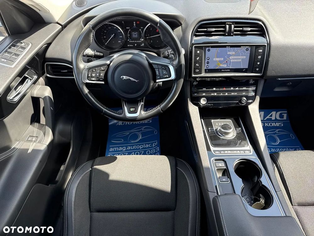 Jaguar F-Pace 20d AWD R-Sport - 21