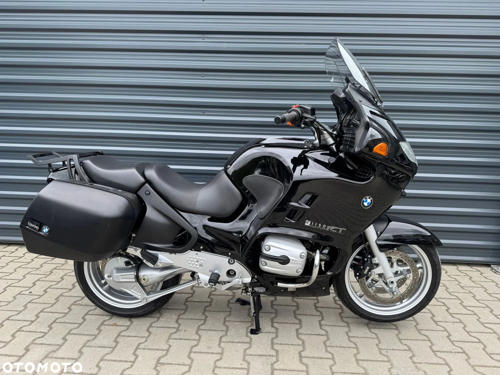 BMW R - 1