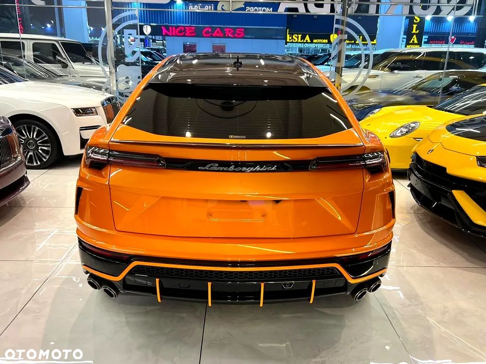 Lamborghini Urus - 3