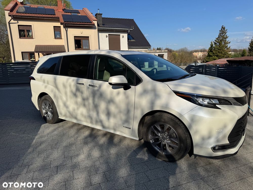 Toyota Sienna - 2