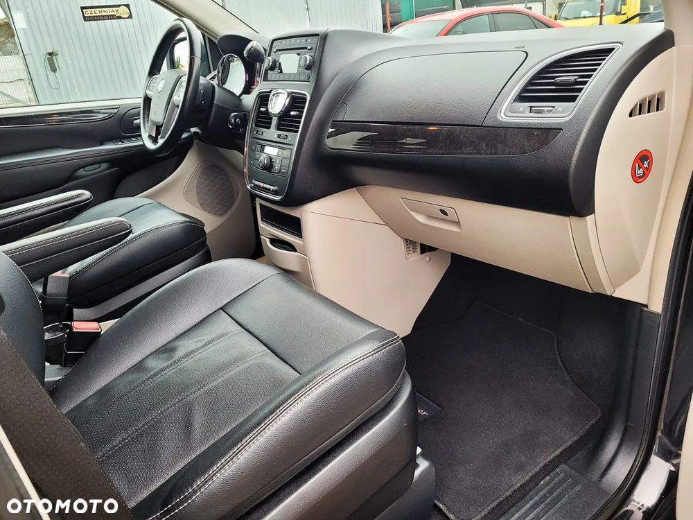 Lancia Voyager 2.8 CRD16v Gold - 16