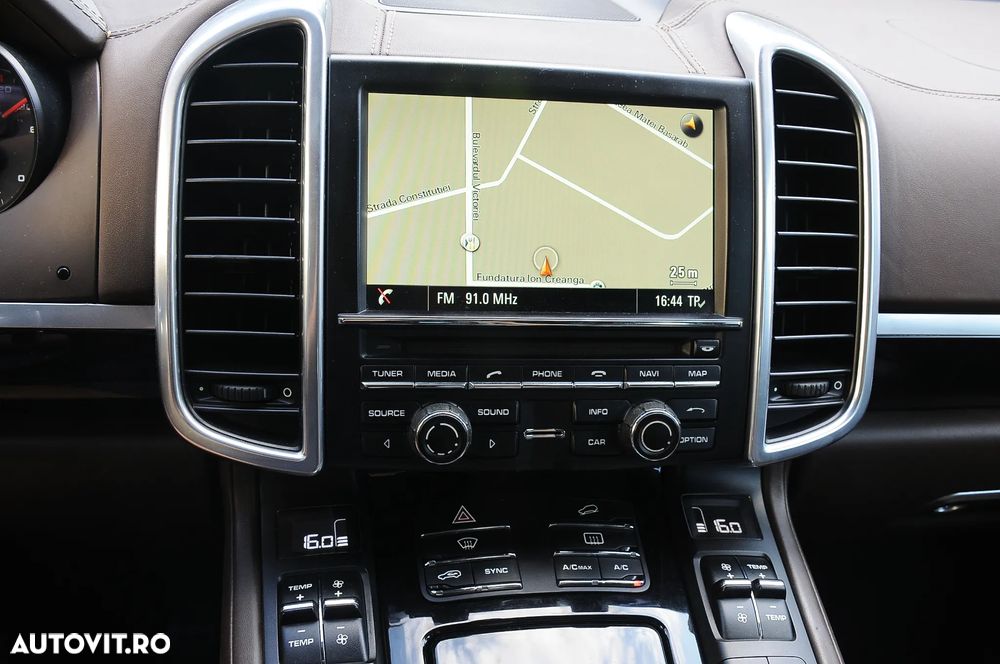 Porsche Cayenne 3.0TD TipTronic - 23