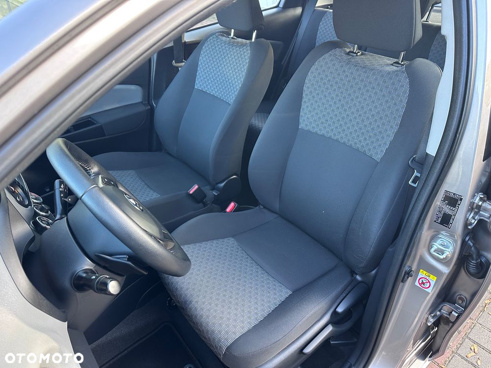 Toyota Yaris - 16
