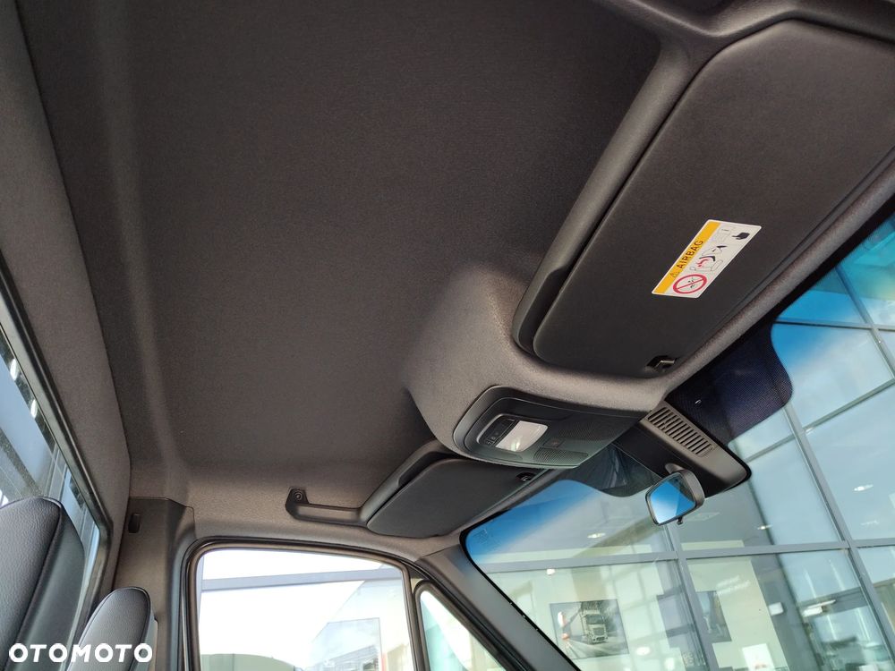 Mercedes-Benz Sprinter - 12