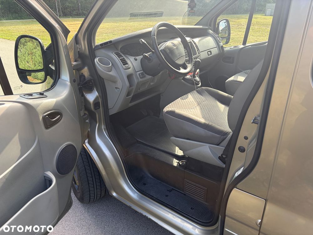 Renault Trafic - 16