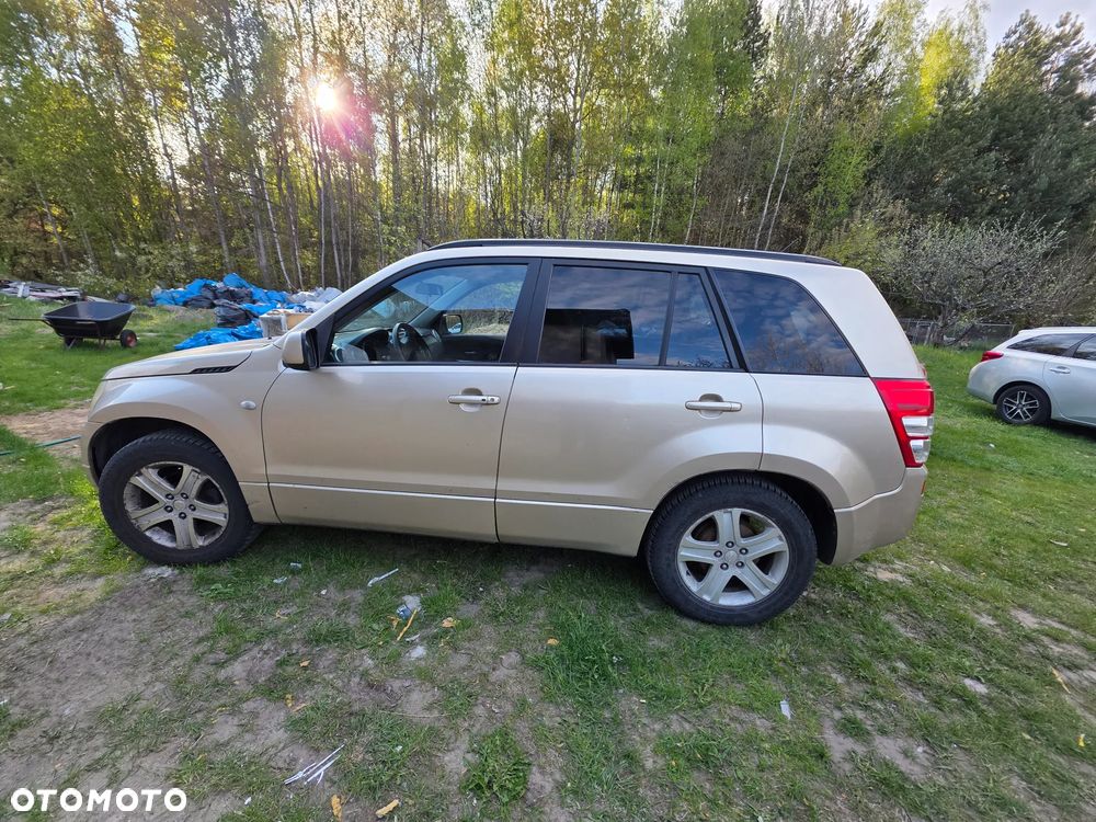 Suzuki Grand Vitara 2.0 - 1