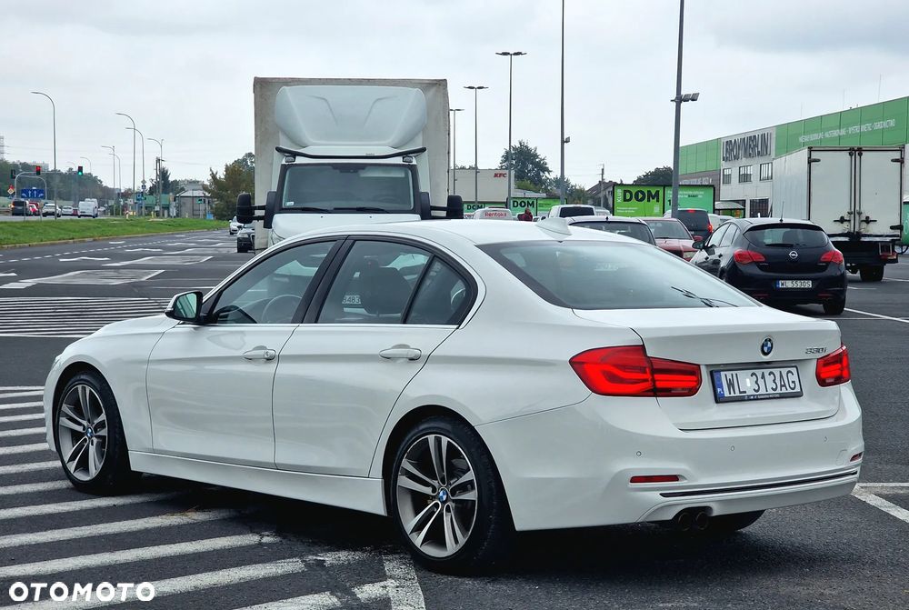 BMW Seria 3 330i GPF Luxury Line sport - 9
