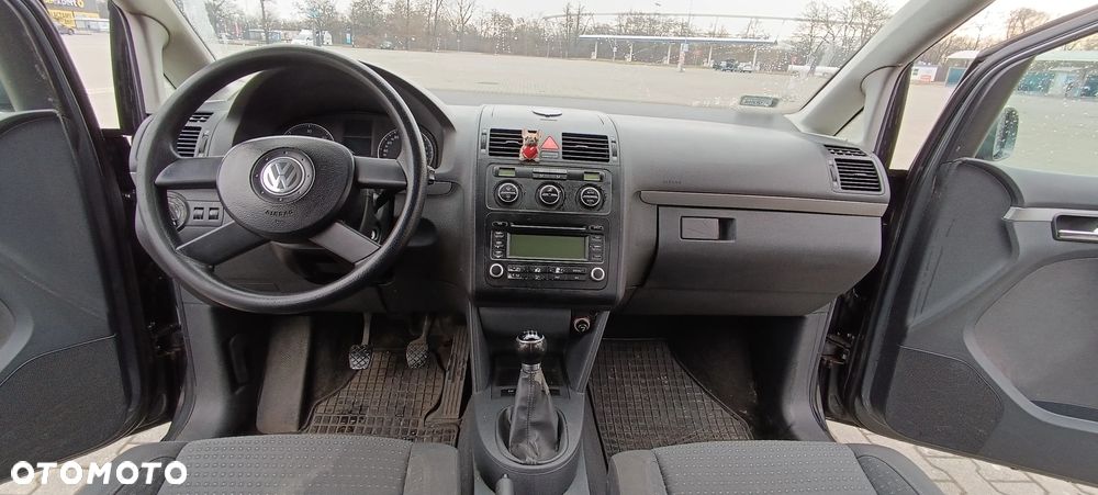 Volkswagen Touran - 16