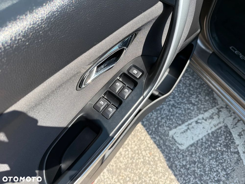 Kia Ceed 1.4 CVVT Dream Team Edition - 23
