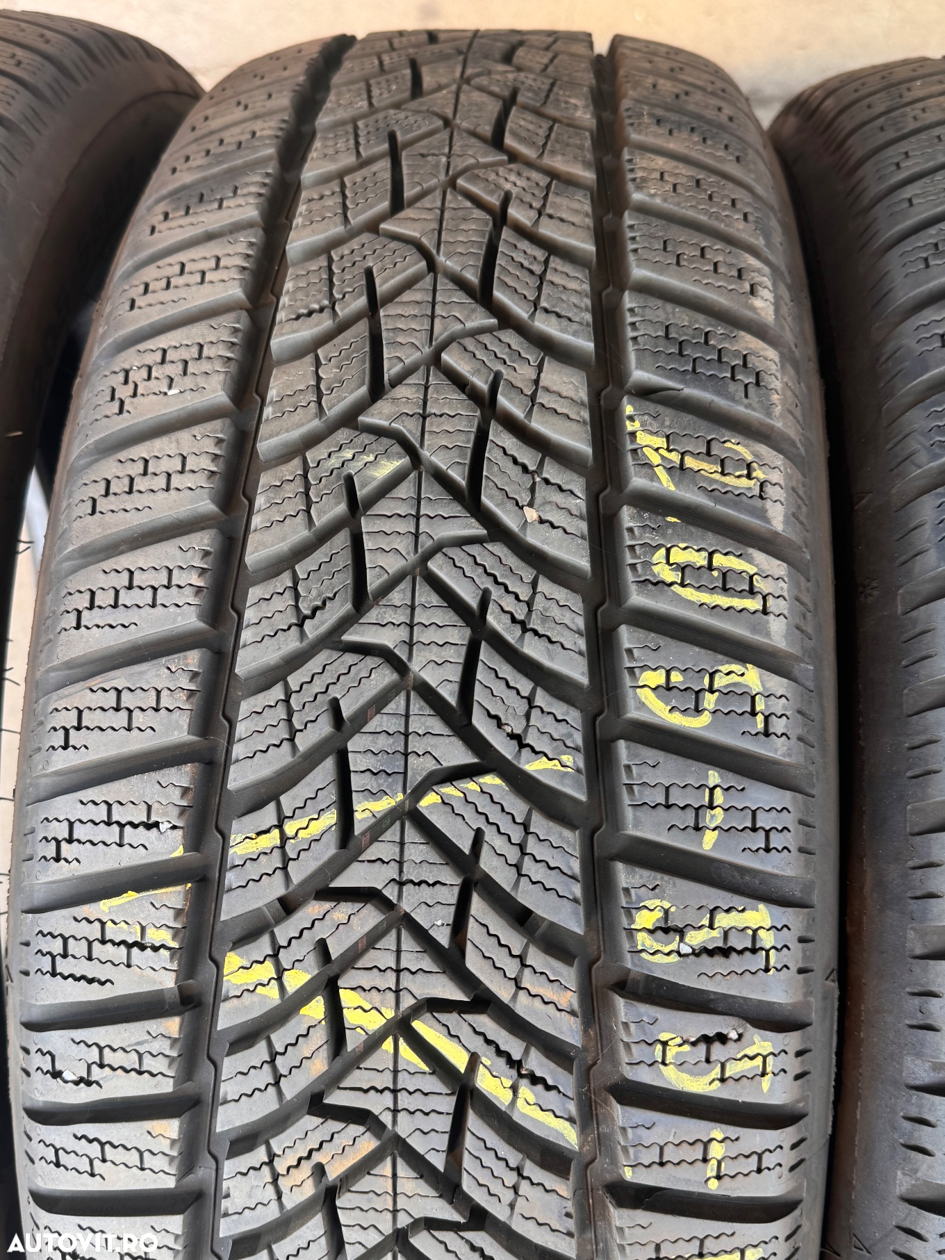 Vând 4 anvelope 205/55/17 Dunlop de iarnă ca noi - 4