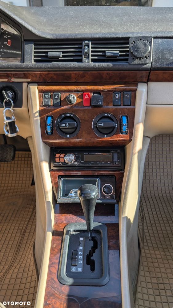 Mercedes-Benz W124 (1984-1993) - 18