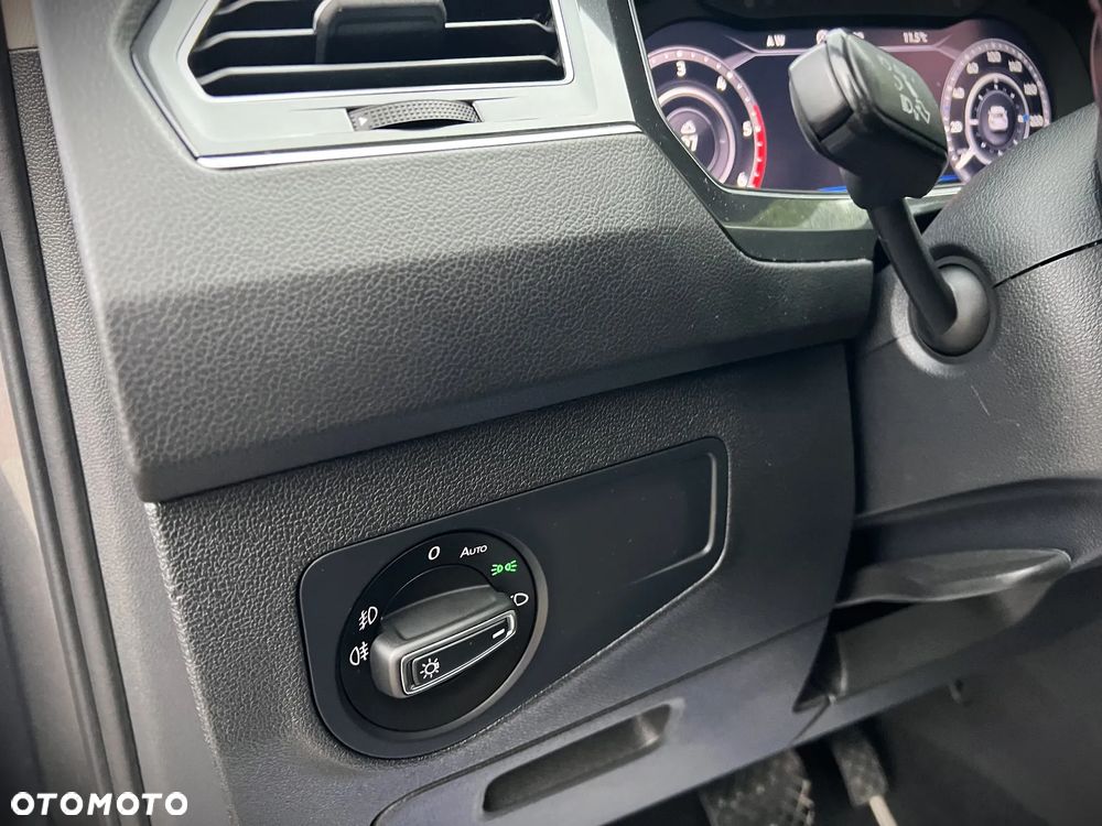 Volkswagen Tiguan 2.0 TDI SCR DSG Elegance - 32