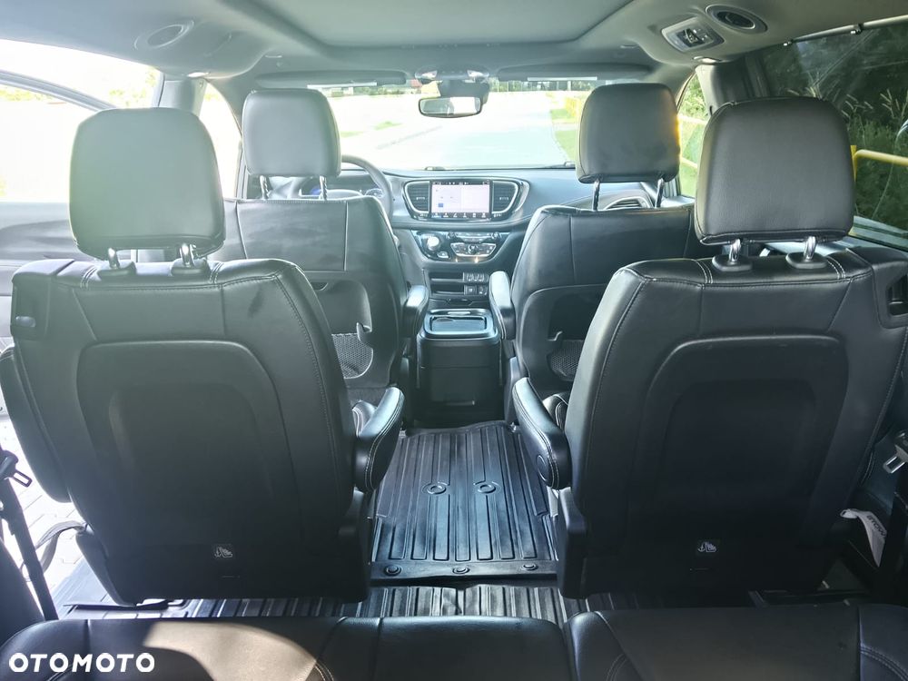 Chrysler Pacifica - 15
