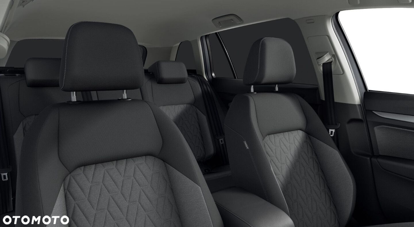 Volkswagen Golf VIII 1.5 eTSI EVO Life DSG - 8