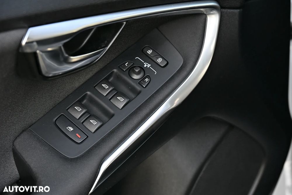 Volvo V40 D2 Geartronic Momentum - 19