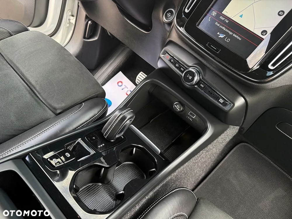 Volvo XC 40 D3 SCR R-Design - 21