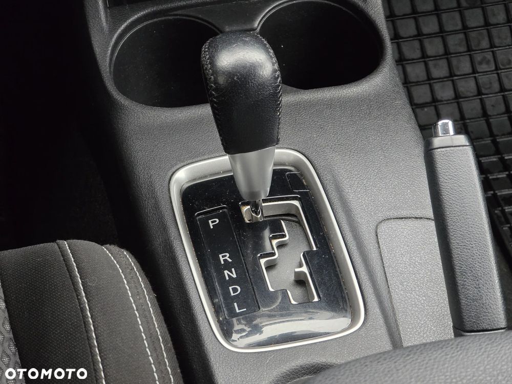 Mitsubishi Outlander 2.0 Intense + 4WD CVT - 14