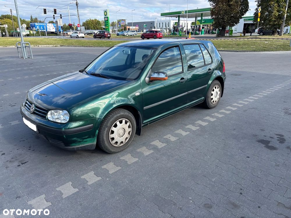 Volkswagen Golf - 2