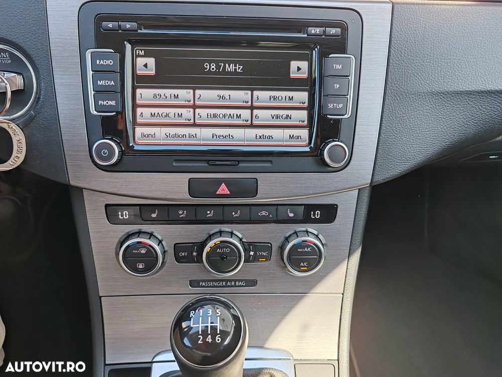 Volkswagen Passat 2.0 TDI Comfortline - 16
