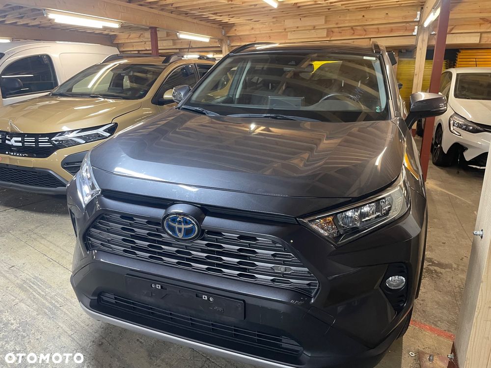 Toyota RAV4 - 1