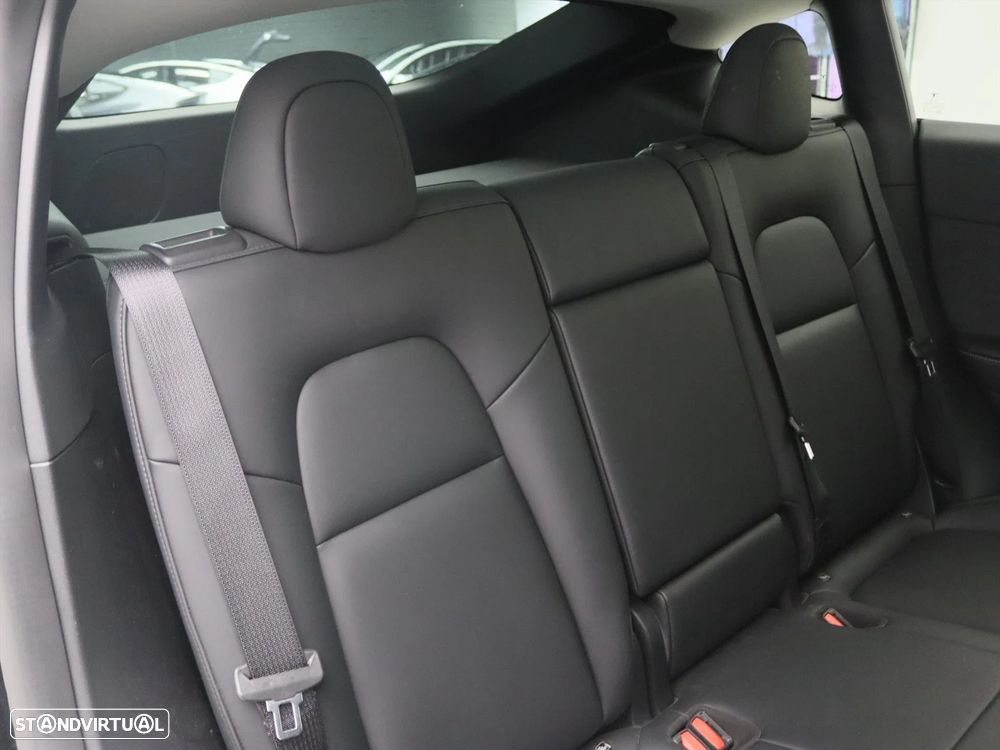 Tesla Model Y RWD - 5