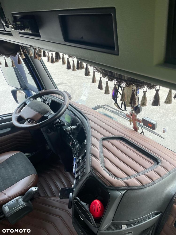 Volvo FH420 GLOB XXL AUTOMAT SPOJLERY KLIMA WEBASTO SKÓRA XENONY LEDY 2xALUTANK LODÓWKA LOW DECK MEGA EURO 5 EEV 2011r ŁADNY - 8