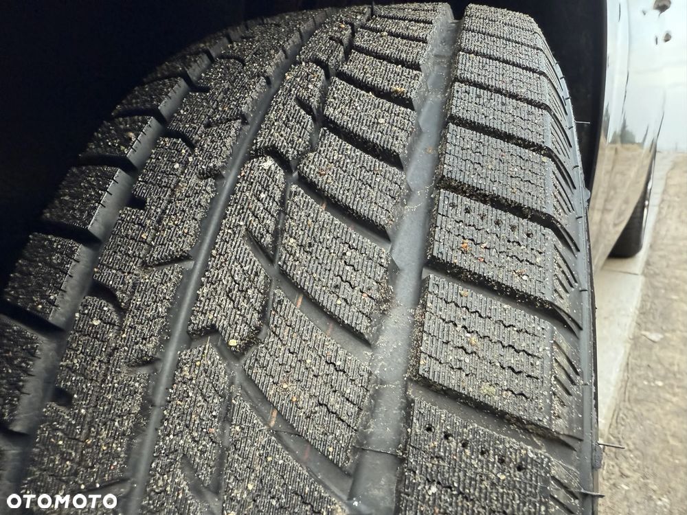 BMW Seria 2 218d Sport Line - 25