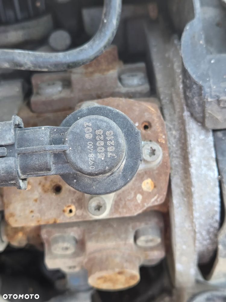 Silnik kompletny Peugeot 206 1.4 Hdi 8HZ 10FD95 - 9